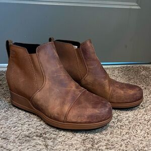 Sorel Evie pull on Chelsea boot